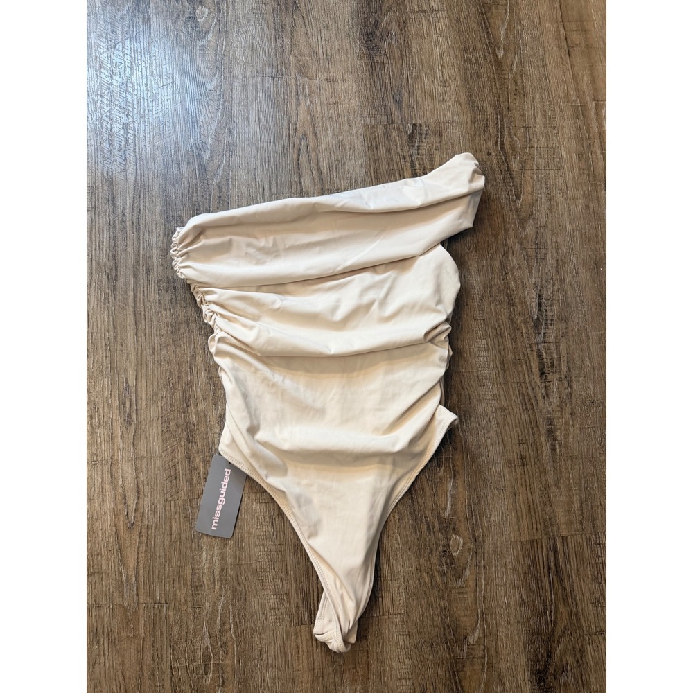 Missguided One Shoulder Ruched Bodysuit Cream Beige NWT Size 4 JIT25083136